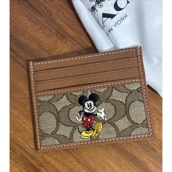 Disney X Coach Camera Bag With Mickey Mouse And Friends + Credit Card Holder - Picture 6 of 11